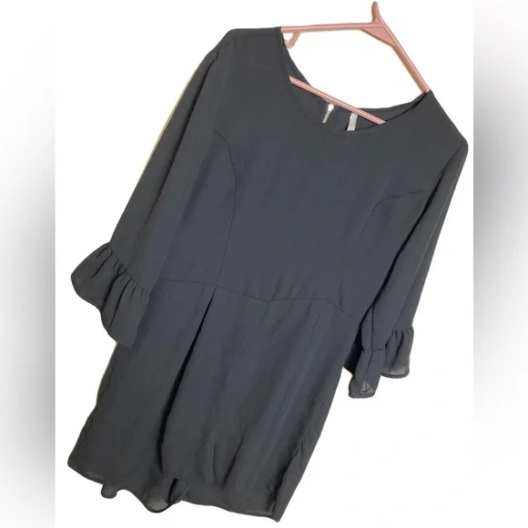 Black Quarter Sleeve Romper Size Large - Picture 3 of 3